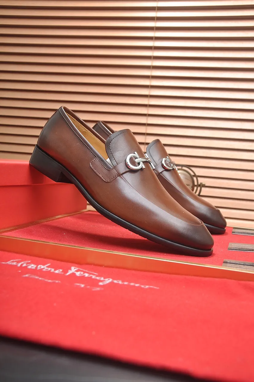 Men's shoes 💰520💶【Ferragamo/Ferragamo】The latest model in the counter. Original imported high-quality cowhide with open sides + imported 🐂 water-dyed cowhide lining + original luxury metal buckle + original combination outsole. No pressure for comparison. 38--45 (45 is custom-made and cannot be returned or exchanged)